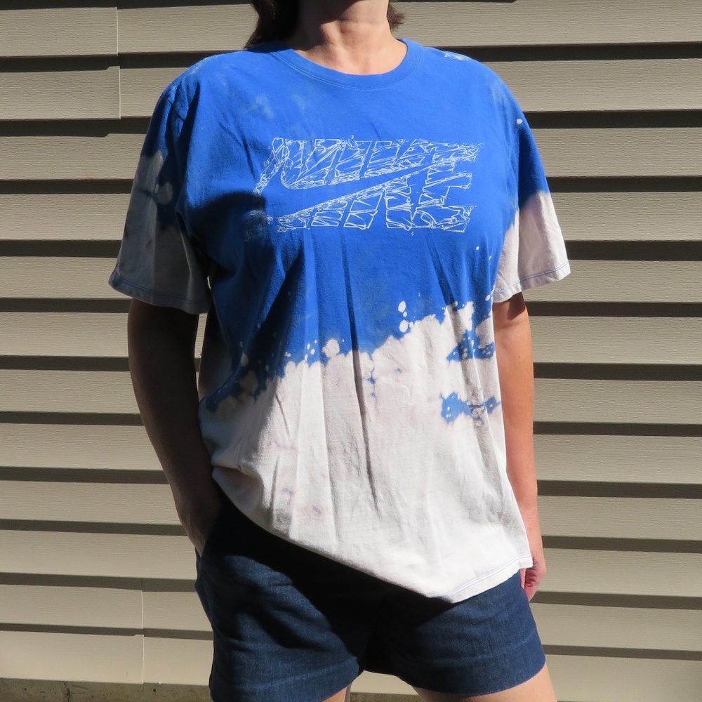 Nike Athletic Cut Blue Ombre Bleach Tee sz XL